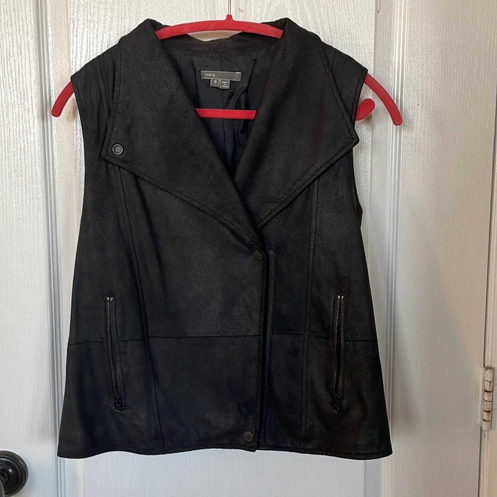 Cute black Vince vest in size S.
